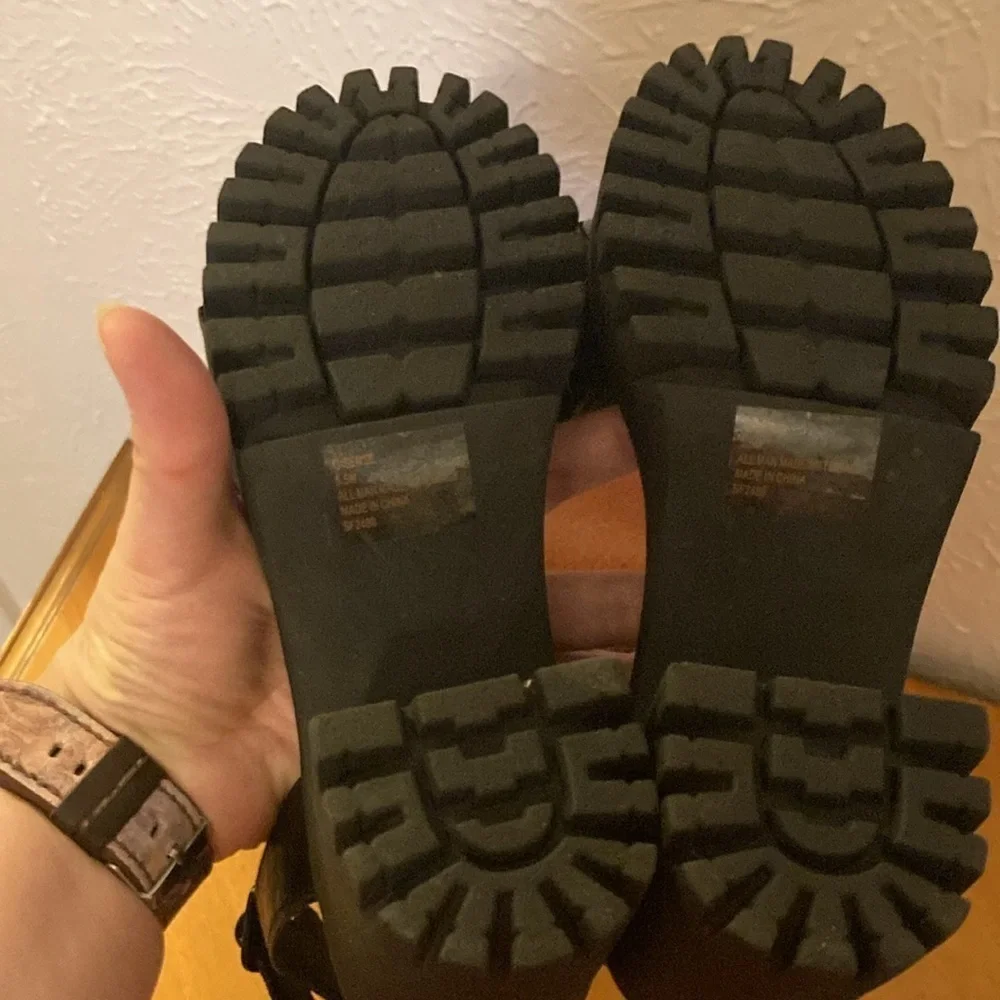 Madden Girl G-Sense Platforms - Picture 6 of 14